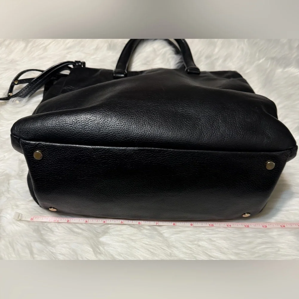Banana Republic Vintage Hartford Satchel Leather Tote - Picture 12 of 16